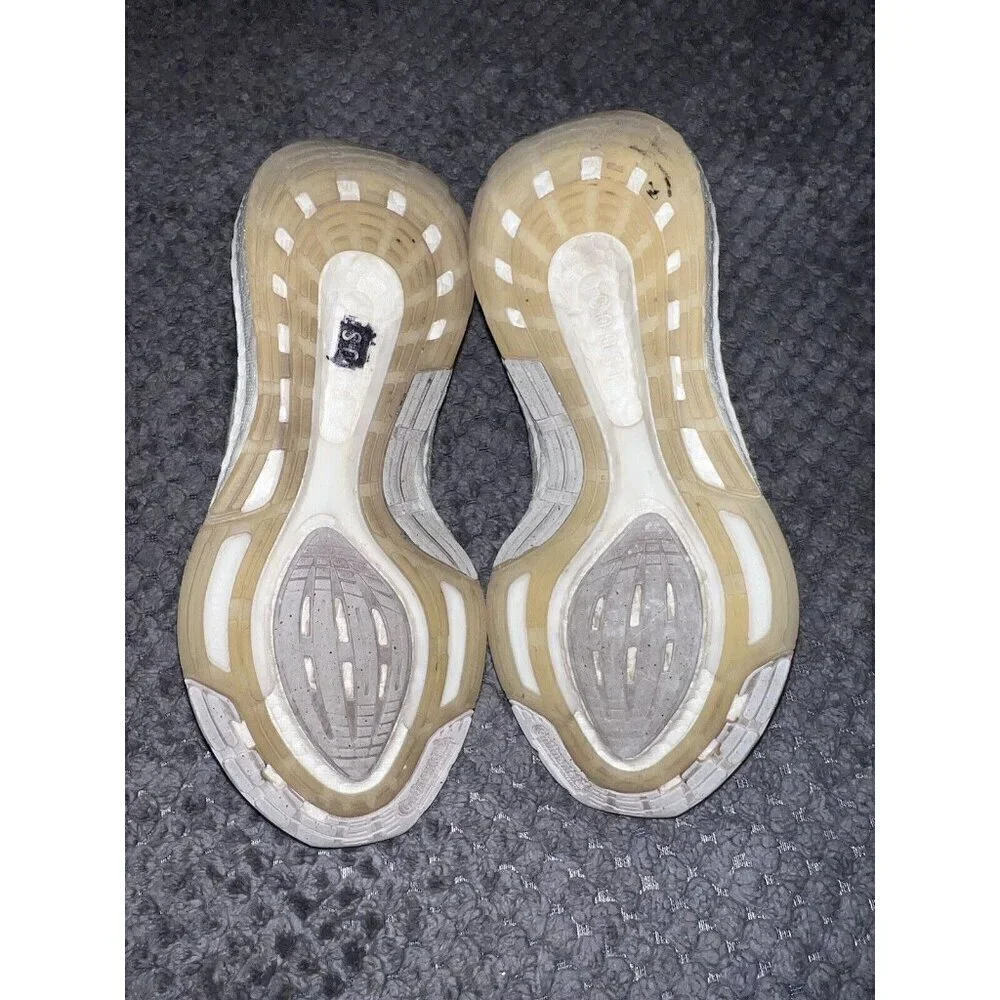 ADIDAS UltraBoost 22 Triple White Womens Sz 6